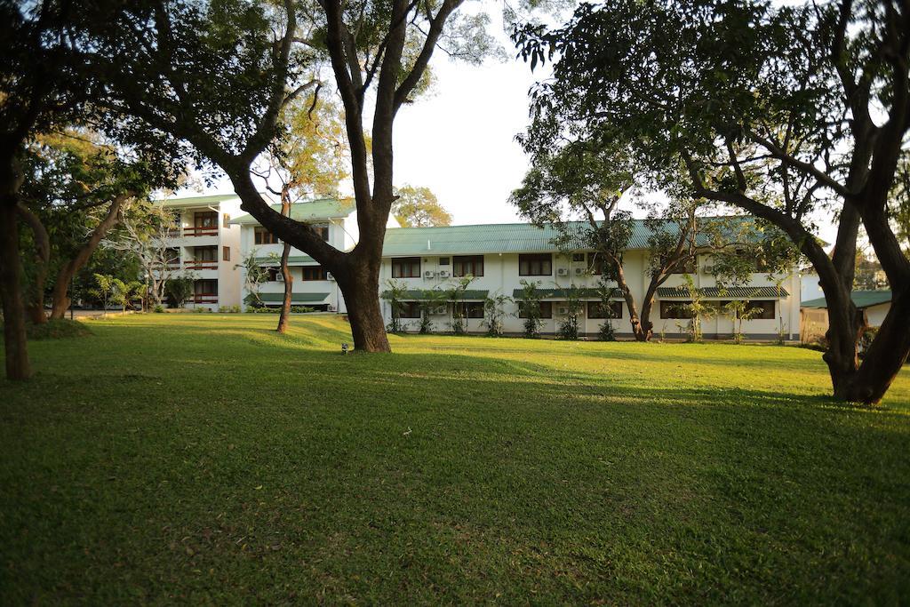 The Lakeside At Nuwarawewa Anuradhapura Exterior photo