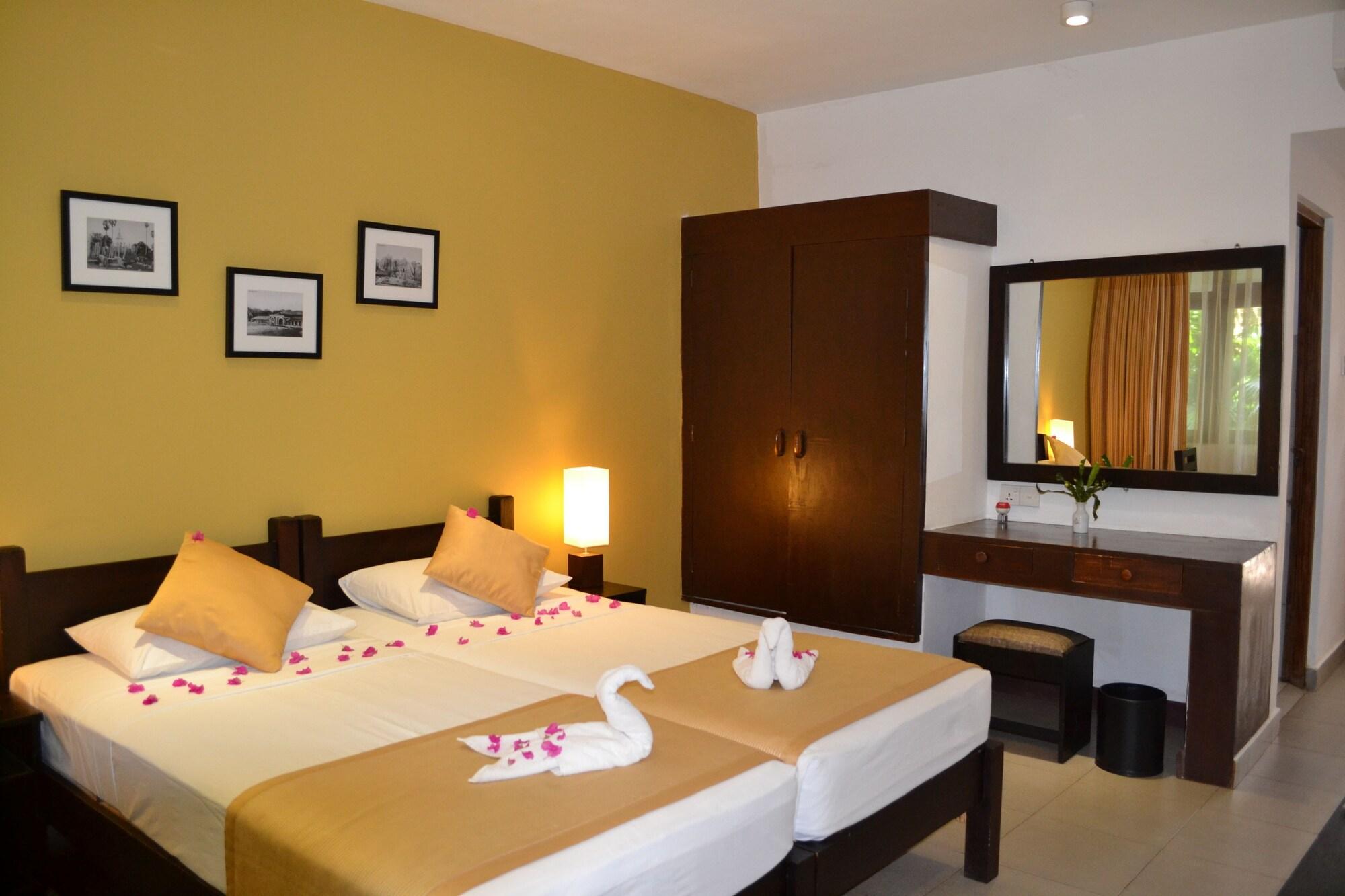 The Lakeside At Nuwarawewa Anuradhapura Exterior photo