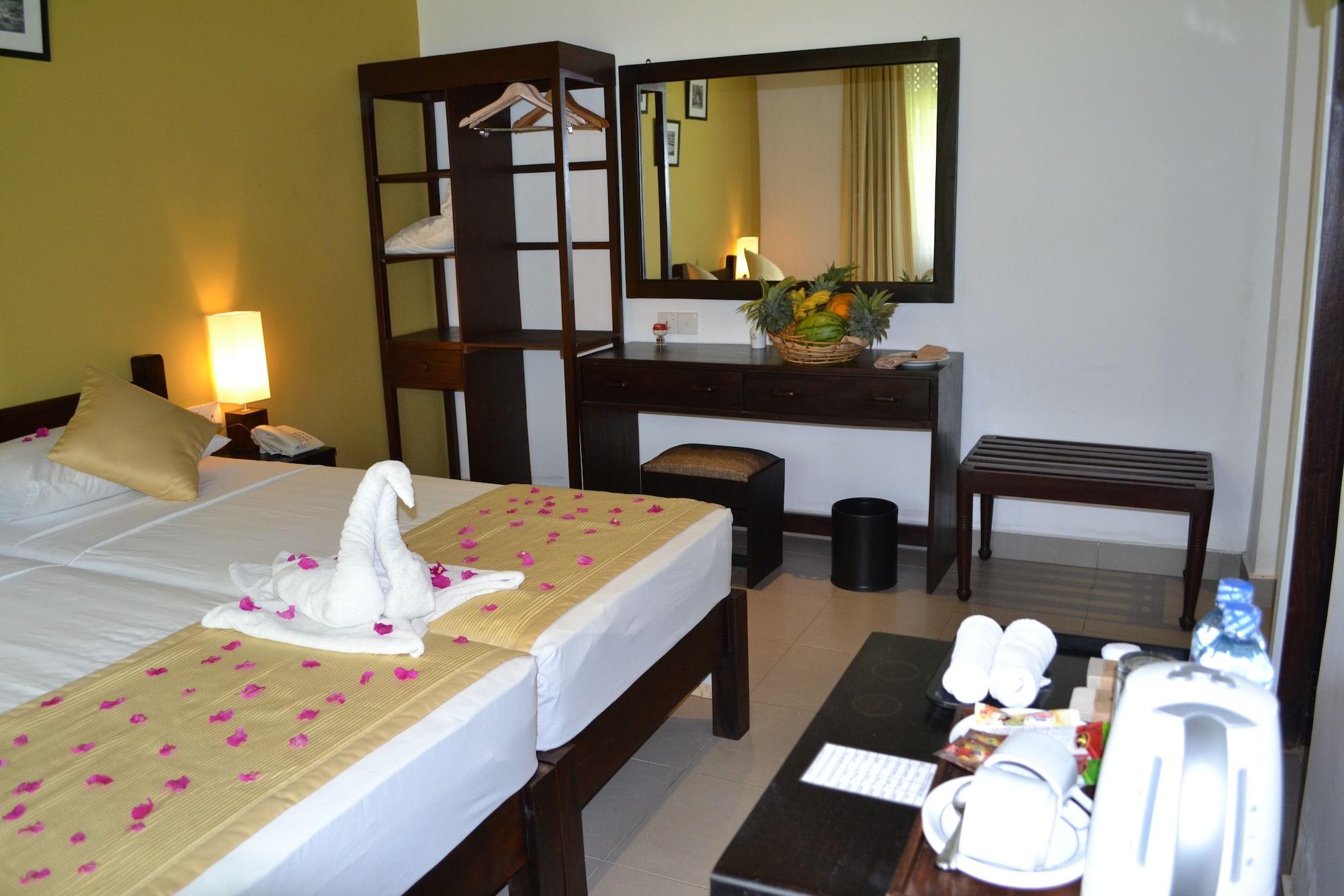 The Lakeside At Nuwarawewa Anuradhapura Exterior photo