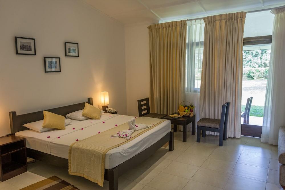 The Lakeside At Nuwarawewa Anuradhapura Exterior photo