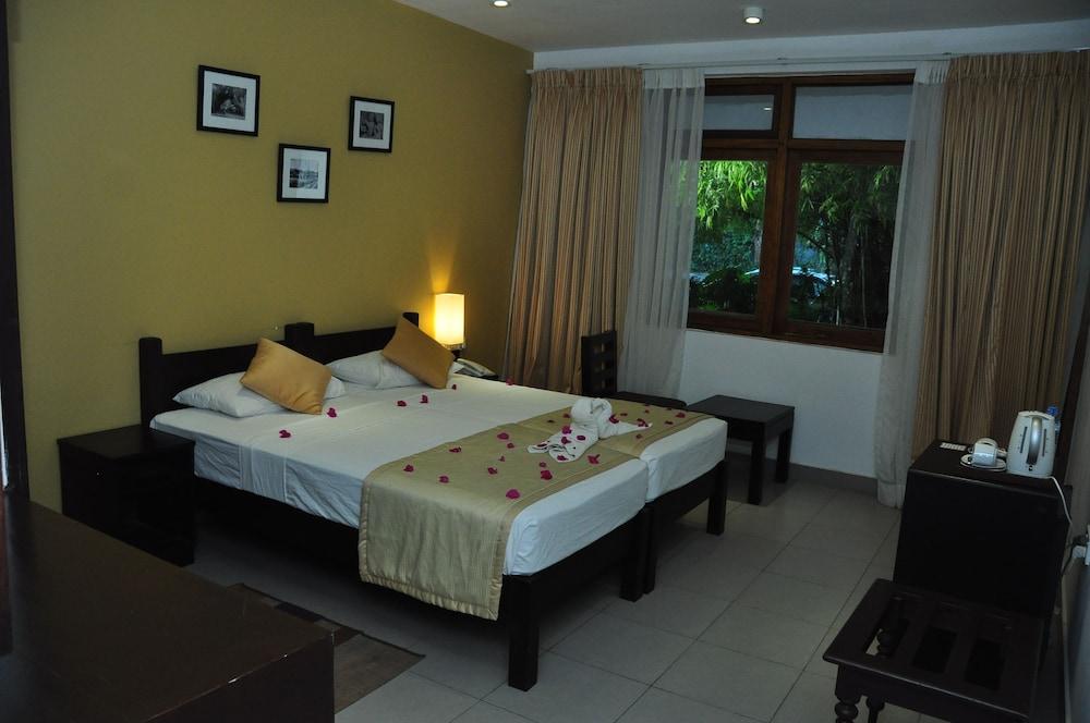 The Lakeside At Nuwarawewa Anuradhapura Exterior photo