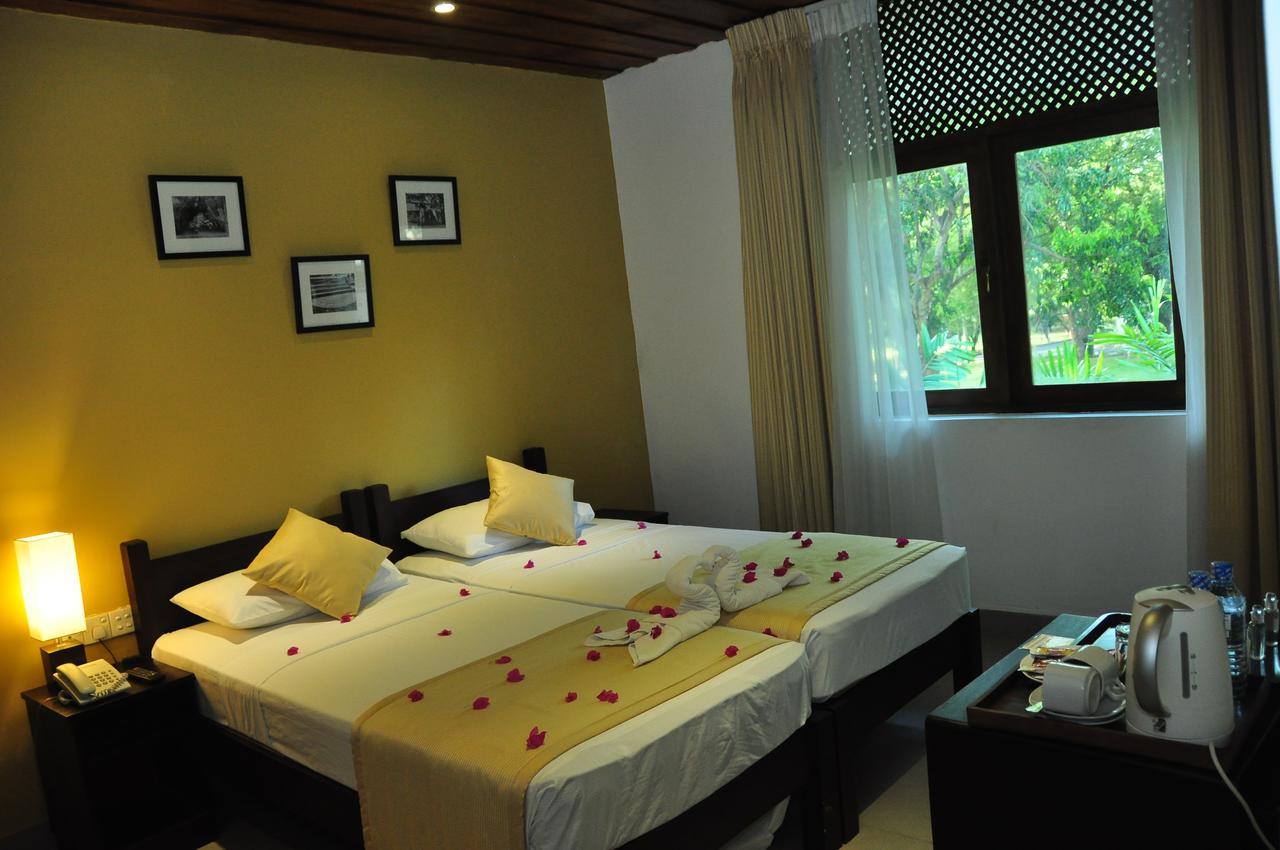 The Lakeside At Nuwarawewa Anuradhapura Exterior photo