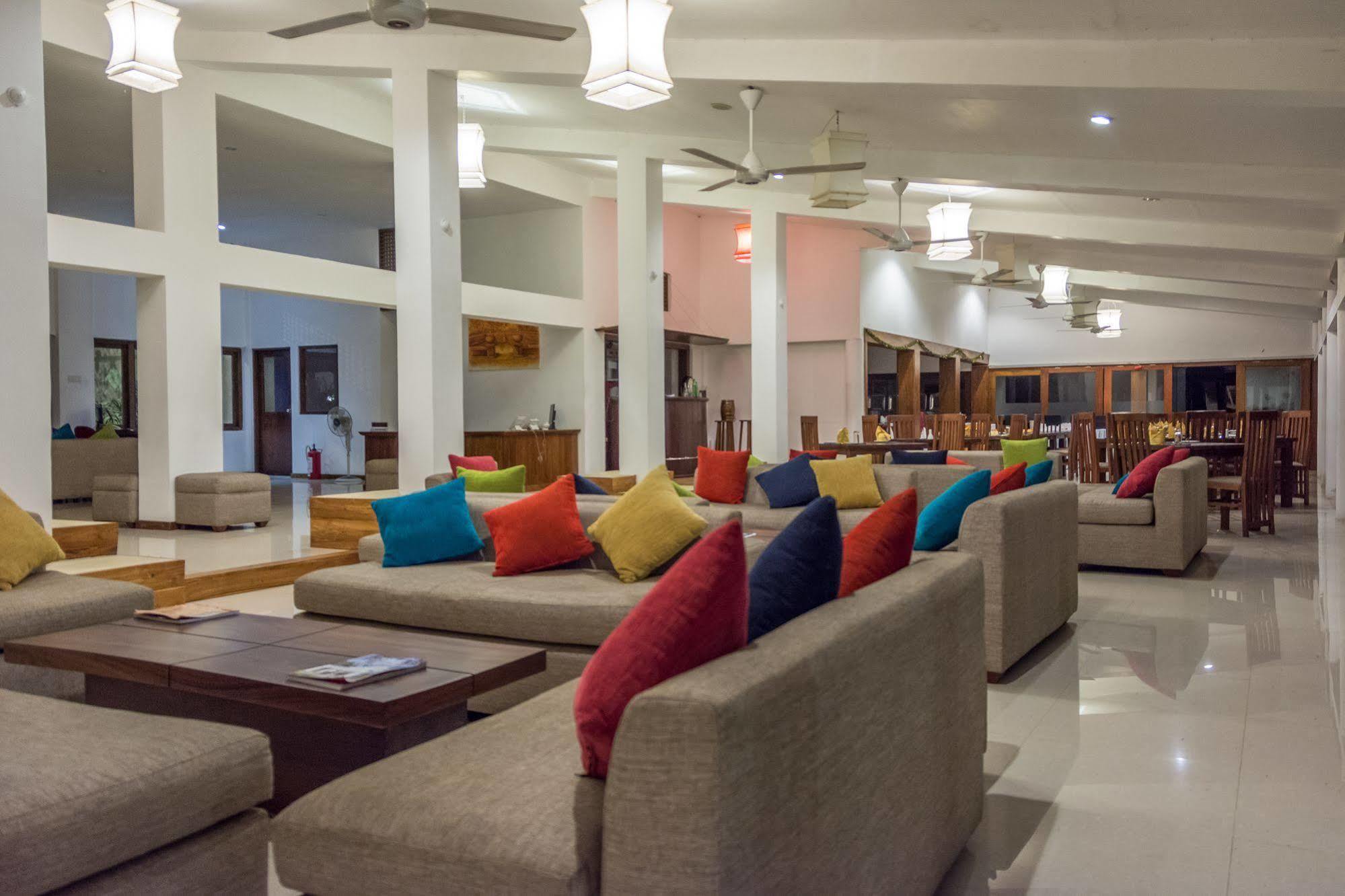 The Lakeside At Nuwarawewa Anuradhapura Exterior photo