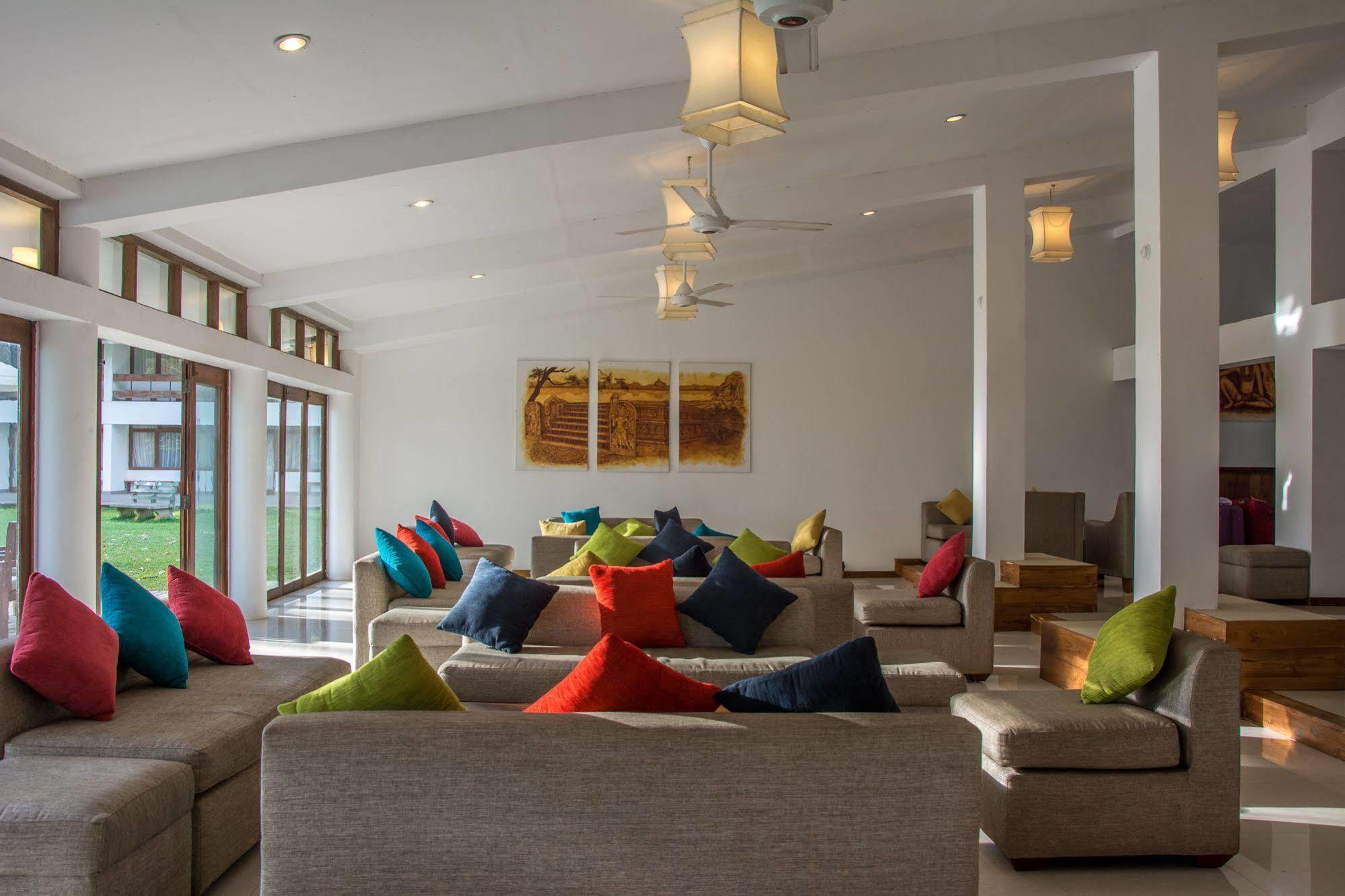 The Lakeside At Nuwarawewa Anuradhapura Exterior photo